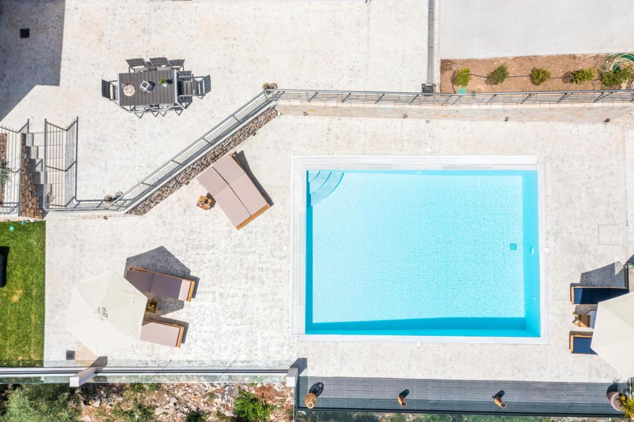 Koumaries Villa *